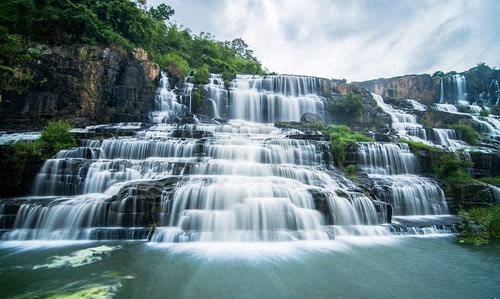 Величественные водопады в провинции Ламдонг - ảnh 1